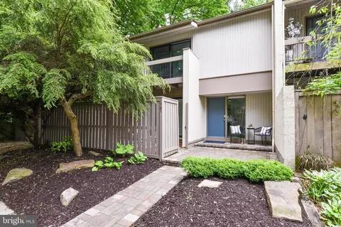 11701 Newbridge Ct, Reston, VA 20191