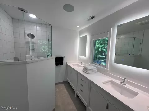 Bath - 6131 Sherborn Ln, Springfield, VA 22152 photo 1 of 4