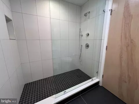 Bath - 6131 Sherborn Ln, Springfield, VA 22152 photo 4 of 4