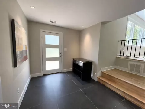 Entry Way - 6131 Sherborn Ln, Springfield, VA 22152 photo 1 of 1