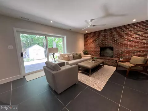 Living - 6131 Sherborn Ln, Springfield, VA 22152 photo 1 of 1