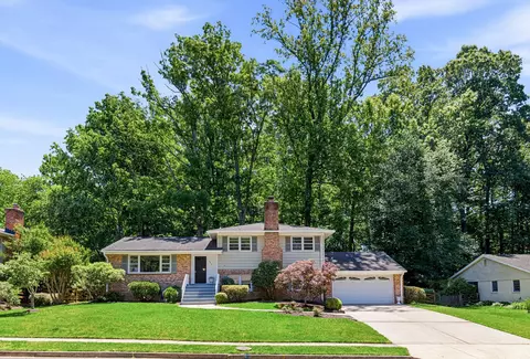 Exterior - 2519 E Meredith Dr, Vienna, VA 22181 photo 2 of 12