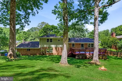 Exterior - 2519 E Meredith Dr, Vienna, VA 22181 photo 10 of 12