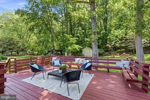Exterior - 2519 E Meredith Dr, Vienna, VA 22181 photo 4 of 12