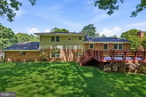 Exterior - 2519 E Meredith Dr, Vienna, VA 22181 photo 7 of 12