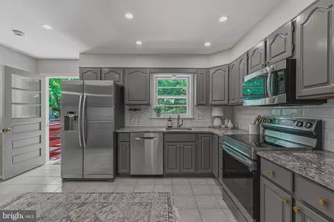 Kitchen - 2519 E Meredith Dr, Vienna, VA 22181 photo 5 of 5