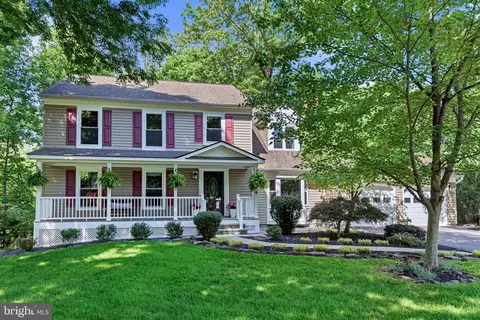 13209 Ashvale Dr, Fairfax, VA 22033