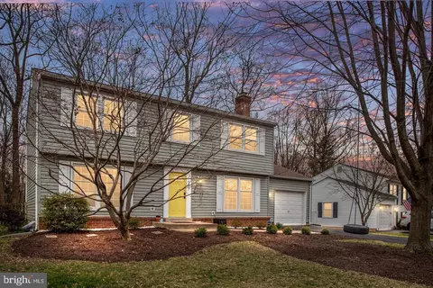 1537 Sadlers Wells Dr, Herndon, VA 20170