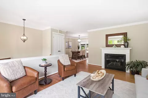 Living - 5300 Queensberry Ave, Springfield, VA 22151 photo 3 of 9