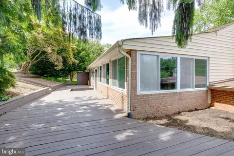 Exterior - 5300 Queensberry Ave, Springfield, VA 22151 photo 14 of 16