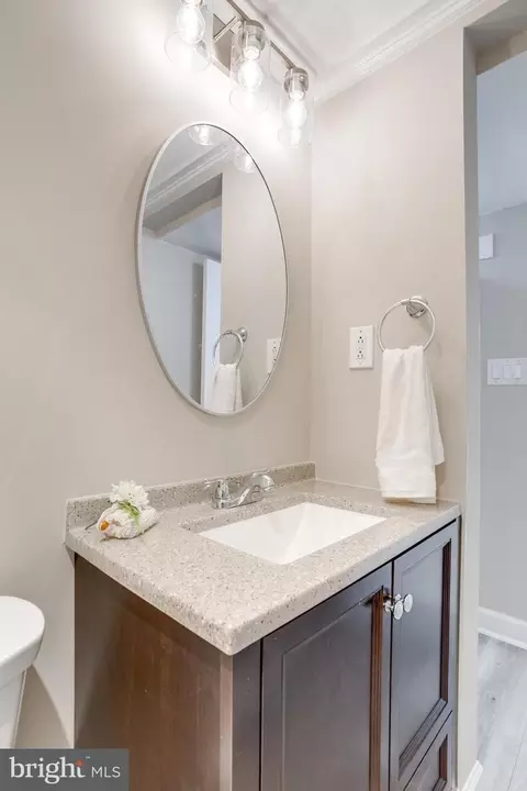 Bath - 5300 Queensberry Ave, Springfield, VA 22151 photo 6 of 6