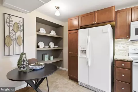 Kitchen - 5300 Queensberry Ave, Springfield, VA 22151 photo 3 of 5