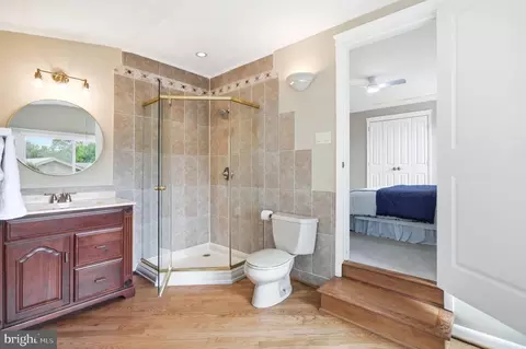 Bath - 5300 Queensberry Ave, Springfield, VA 22151 photo 4 of 6
