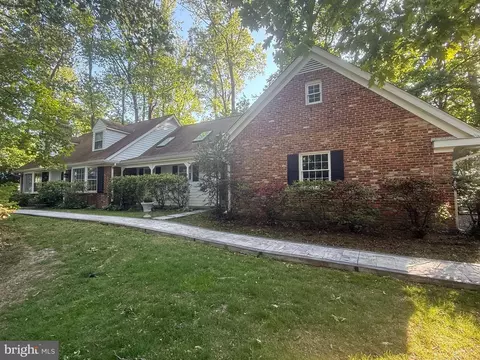 6108 Wyoma Ct, Springfield, VA 22152