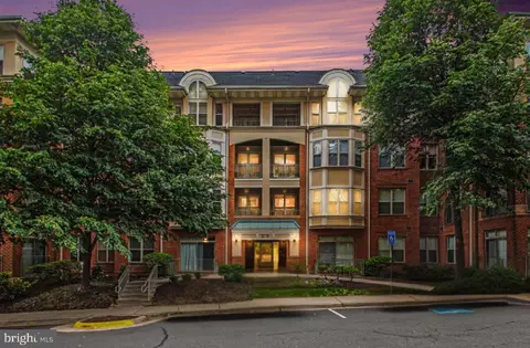 11775 Stratford House Pl #112, Reston, VA 20190