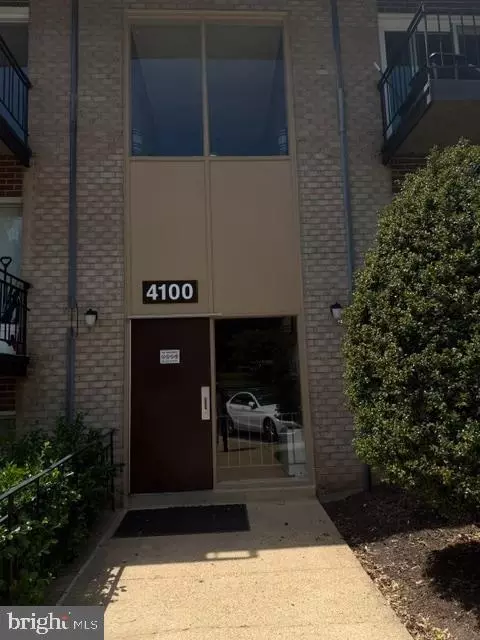 4100 Daniels Ave #303, Annandale, VA 22003