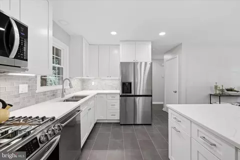 Kitchen - 312 Broadleaf, Vienna, VA 22180 photo 3 of 4