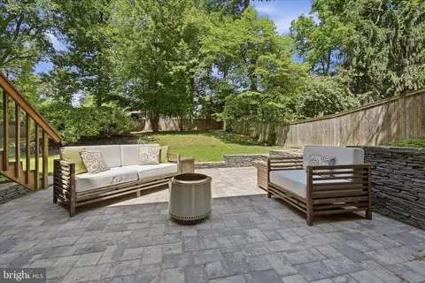 Exterior - 312 Broadleaf, Vienna, VA 22180 photo 5 of 7
