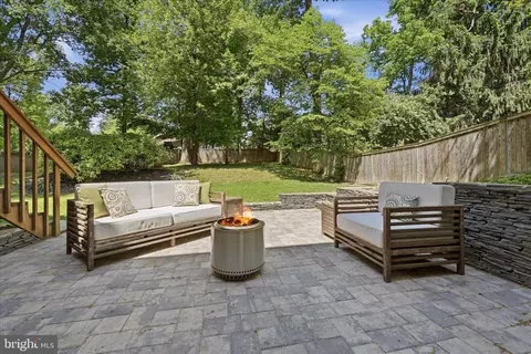 Exterior - 312 Broadleaf, Vienna, VA 22180 photo 6 of 7