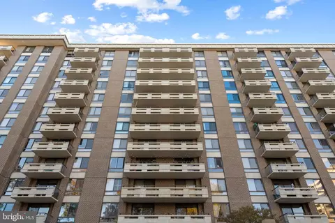 1808 Old Meadow Rd #418, Mclean, VA 22102