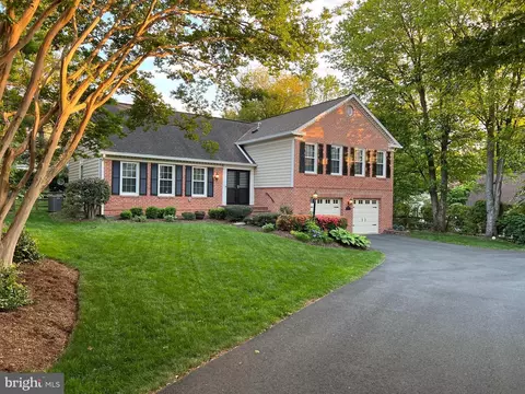 5445 Flint Tavern Pl, Burke, VA 22015