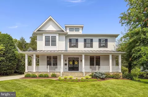 705 Hillcrest Dr SW, Vienna, VA 22180