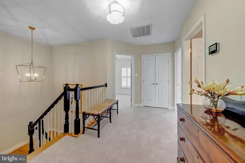 Entry Way - 1408 Ingleside Ave, Mclean, VA 22101 photo 6 of 7