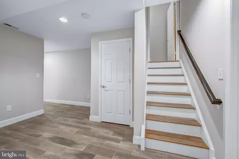 Entry Way - 1408 Ingleside Ave, Mclean, VA 22101 photo 7 of 7