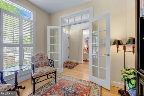 Entry Way - 1408 Ingleside Ave, Mclean, VA 22101 photo 2 of 7
