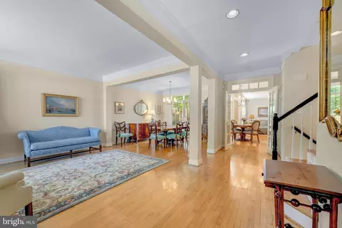 Entry Way - 1408 Ingleside Ave, Mclean, VA 22101 photo 3 of 7