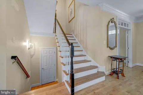 Entry Way - 1408 Ingleside Ave, Mclean, VA 22101 photo 5 of 7