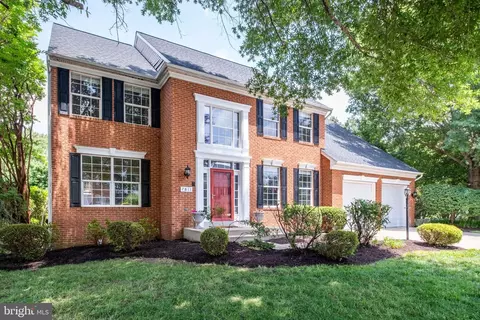 7811 Thornfield Ct, Fairfax Station, VA 22039