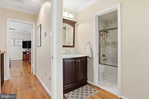 Entry Way - 1496 Hampton Hill Cir, Mclean, VA 22101 photo 2 of 3