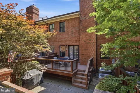 Exterior - 1496 Hampton Hill Cir, Mclean, VA 22101 photo 4 of 5