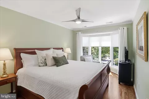 Bedroom - 1496 Hampton Hill Cir, Mclean, VA 22101 photo 1 of 4