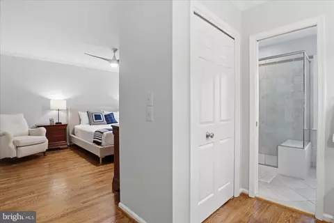 Entry Way - 1496 Hampton Hill Cir, Mclean, VA 22101 photo 3 of 3