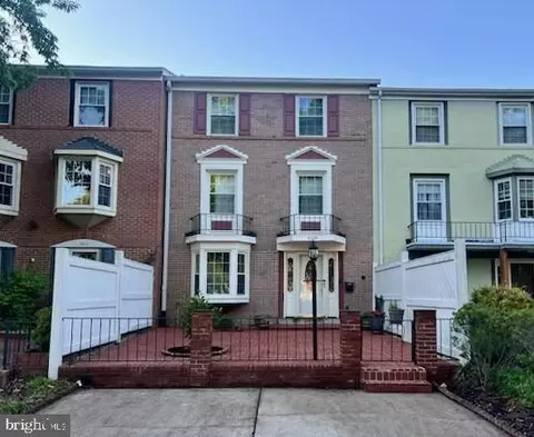 4514 Arendale Sq, Alexandria, VA 22309