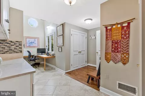 Entry Way - 1102 Clover Dr, Mclean, VA 22101 photo 3 of 8