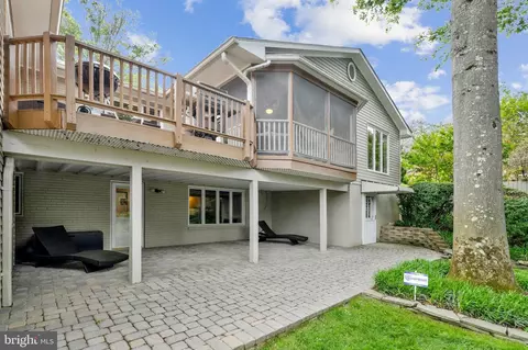 Exterior - 1102 Clover Dr, Mclean, VA 22101 photo 5 of 16