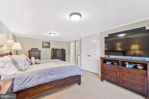 Bedroom - 1102 Clover Dr, Mclean, VA 22101 photo 10 of 14