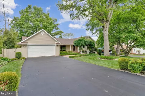 Exterior - 1102 Clover Dr, Mclean, VA 22101 photo 1 of 16
