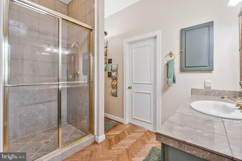 Bath - 1102 Clover Dr, Mclean, VA 22101 photo 5 of 10