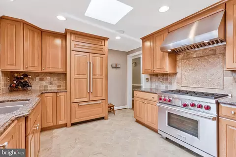 Kitchen - 1102 Clover Dr, Mclean, VA 22101 photo 3 of 6
