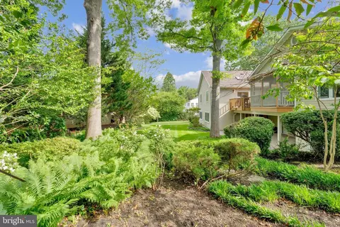 Exterior - 1102 Clover Dr, Mclean, VA 22101 photo 15 of 16