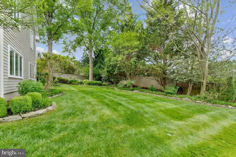 Exterior - 1102 Clover Dr, Mclean, VA 22101 photo 14 of 16
