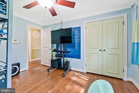 Bedroom - 1102 Clover Dr, Mclean, VA 22101 photo 4 of 14