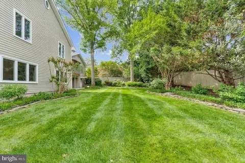 Exterior - 1102 Clover Dr, Mclean, VA 22101 photo 12 of 16