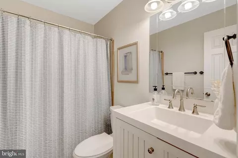 Bath - 8304 Lindside Way, Springfield, VA 22153 photo 1 of 2