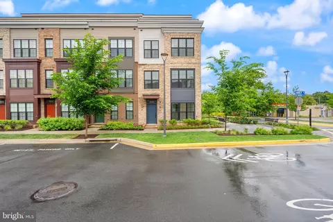 3100 Camber Pl, Falls Church, VA 22042