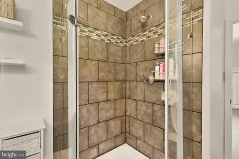Bath - 11170 Forest Edge Dr, Reston, VA 20190 photo 3 of 6